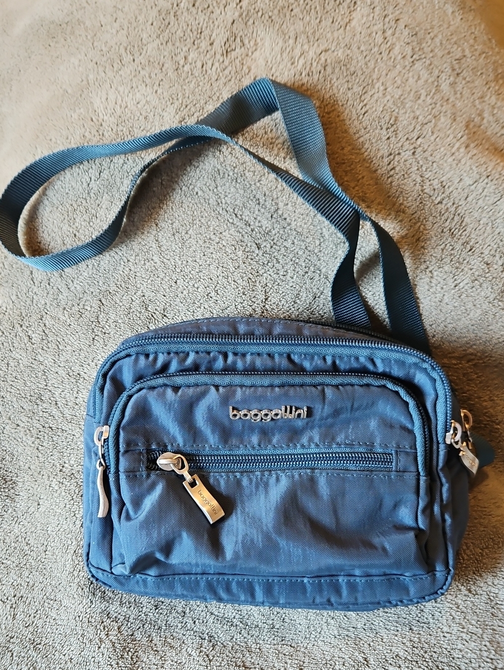 Baggallini navy blue compact crossbody